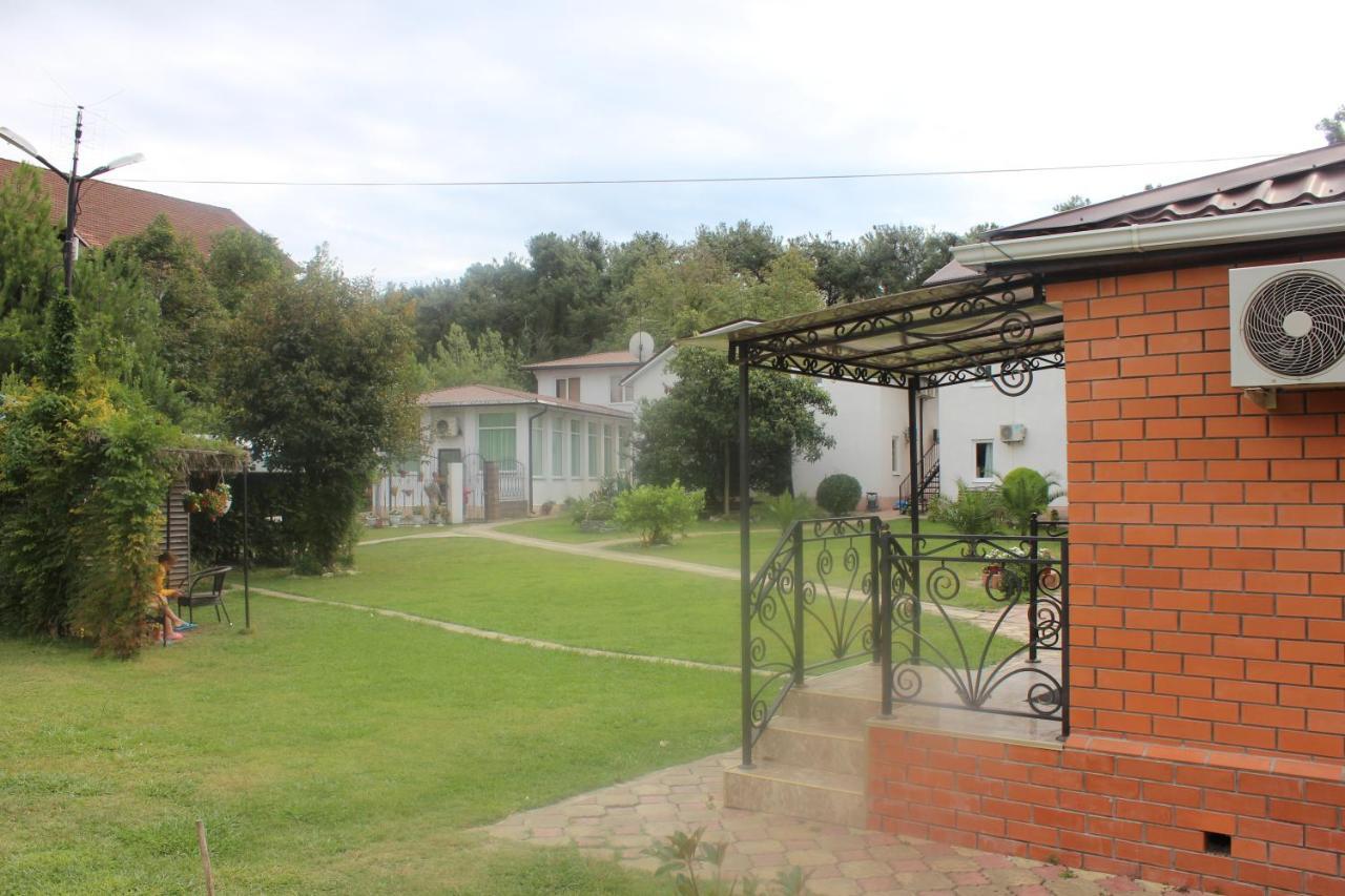 Hotel Pshada Pizunda Exterior photo